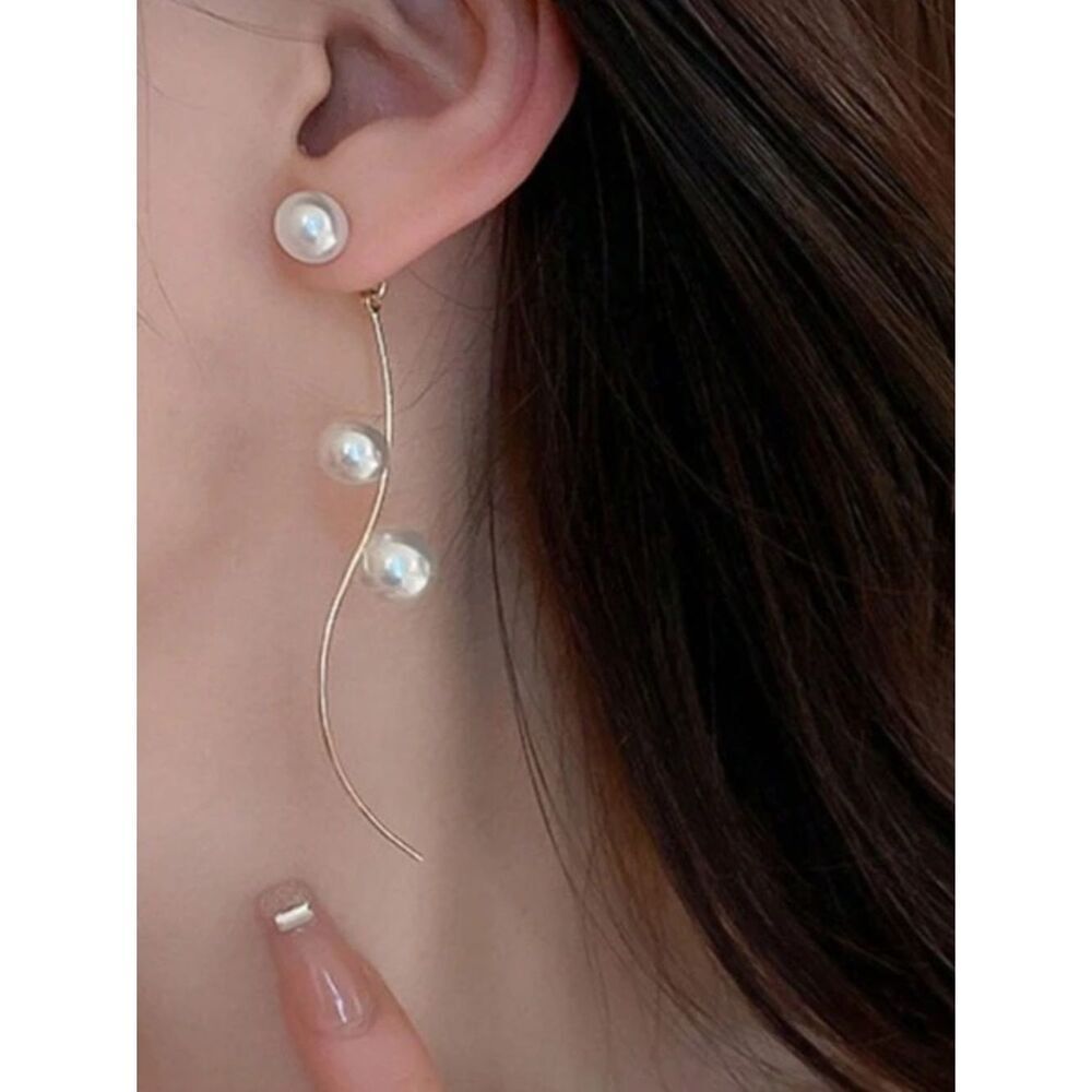 Elegant Gold Pearl Drop Earrings - Timeless Women Jewelry R 593